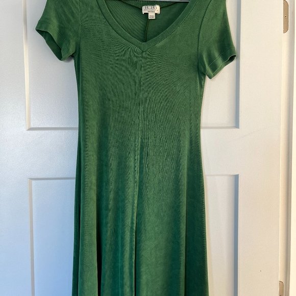 BCBG Maxazria - Picture 1 of 3